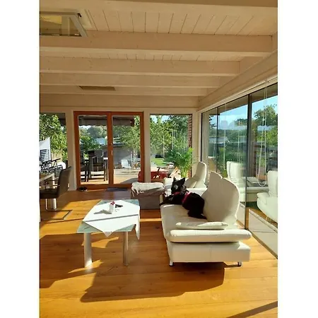 아파트 Modern Retreat On 바린