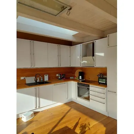 아파트 Modern Retreat On 바린