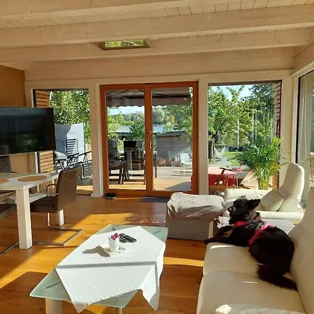 Modern Retreat On 아파트