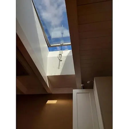 아파트 Modern Retreat On